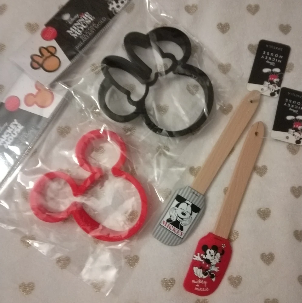 🎉S-HP🎉 *NWT* Disney Mickey & Minnie Mouse Cookware Utensils